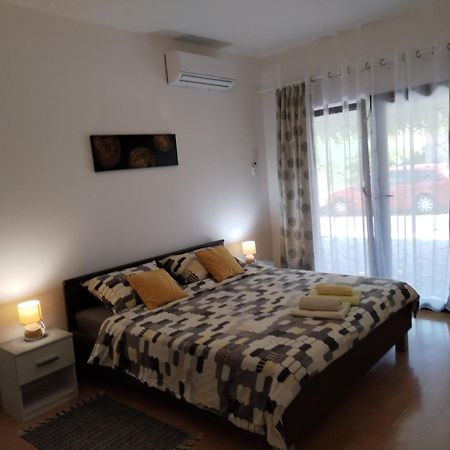 Apartments Erika Pula Extérieur photo