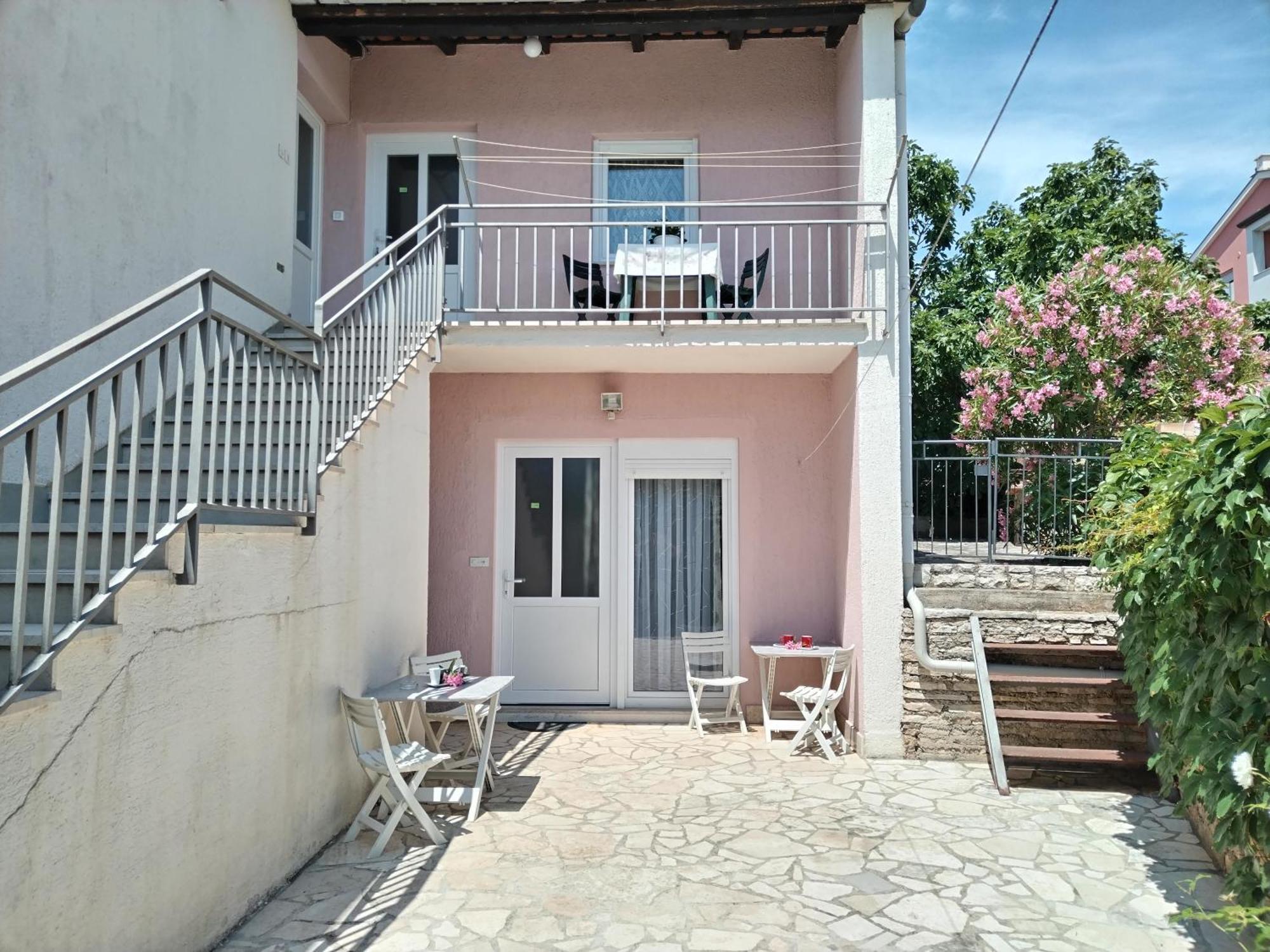 Apartments Erika Pula Extérieur photo